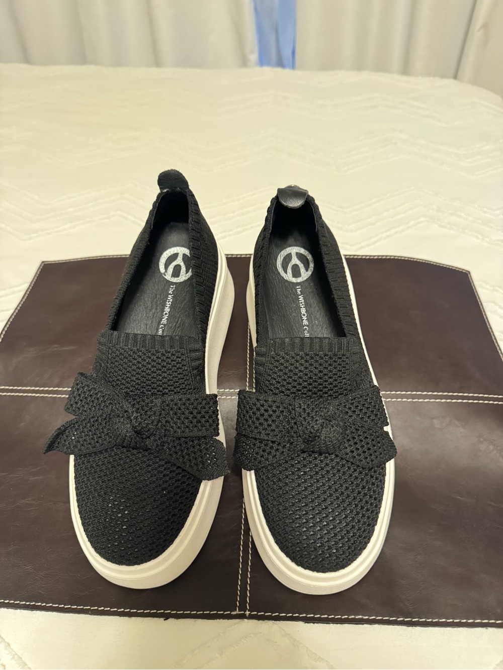 WISHBONE Black Knit Slip-On Sneakers with Bow Accent - Size 7.5 (fits like 7)